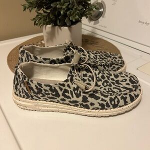 Hey Dudes. Women’s size 10. Leopard print.